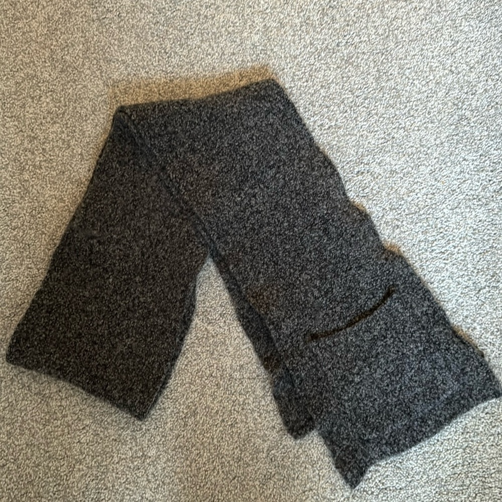 Eileen Fisher Winter Scarf - Marbled Gray with pockets